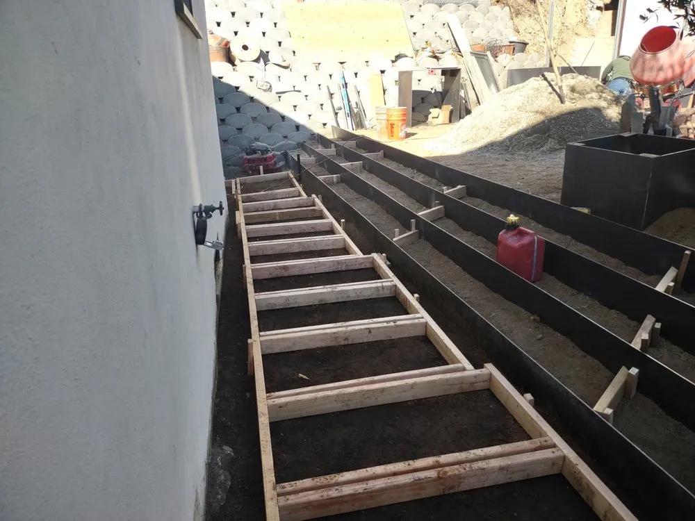 Professional landscaping services experts serving Duarte, CA - Gomez Gardening and Landscaping