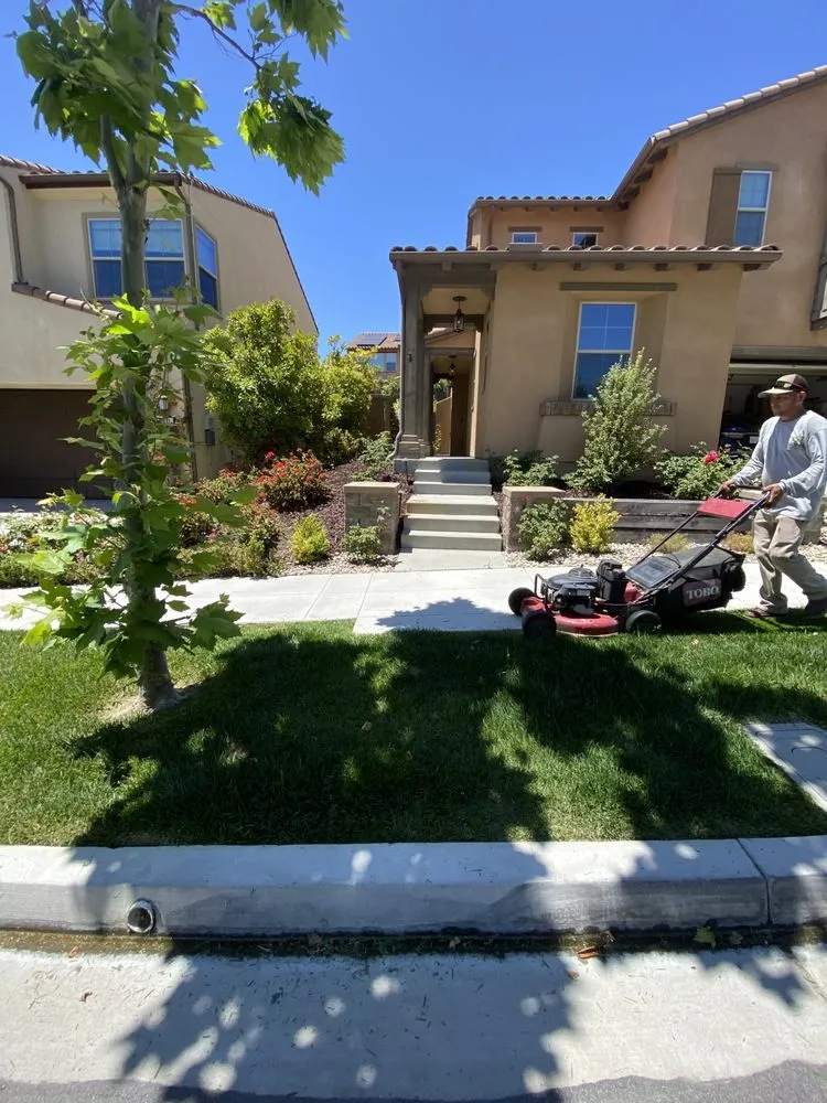 Local lawn mowing service in Mission Viejo, CA - Gomez Gardening