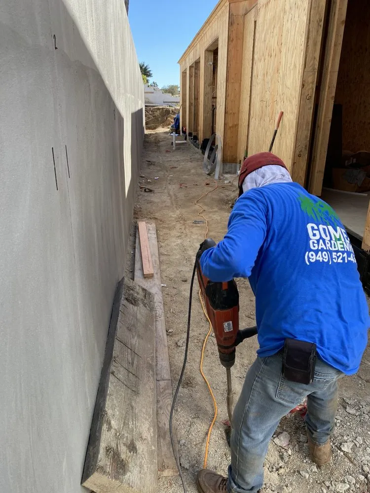 Custom yard cleanup service for homes across Mission Viejo, CA - Gomez Gardening