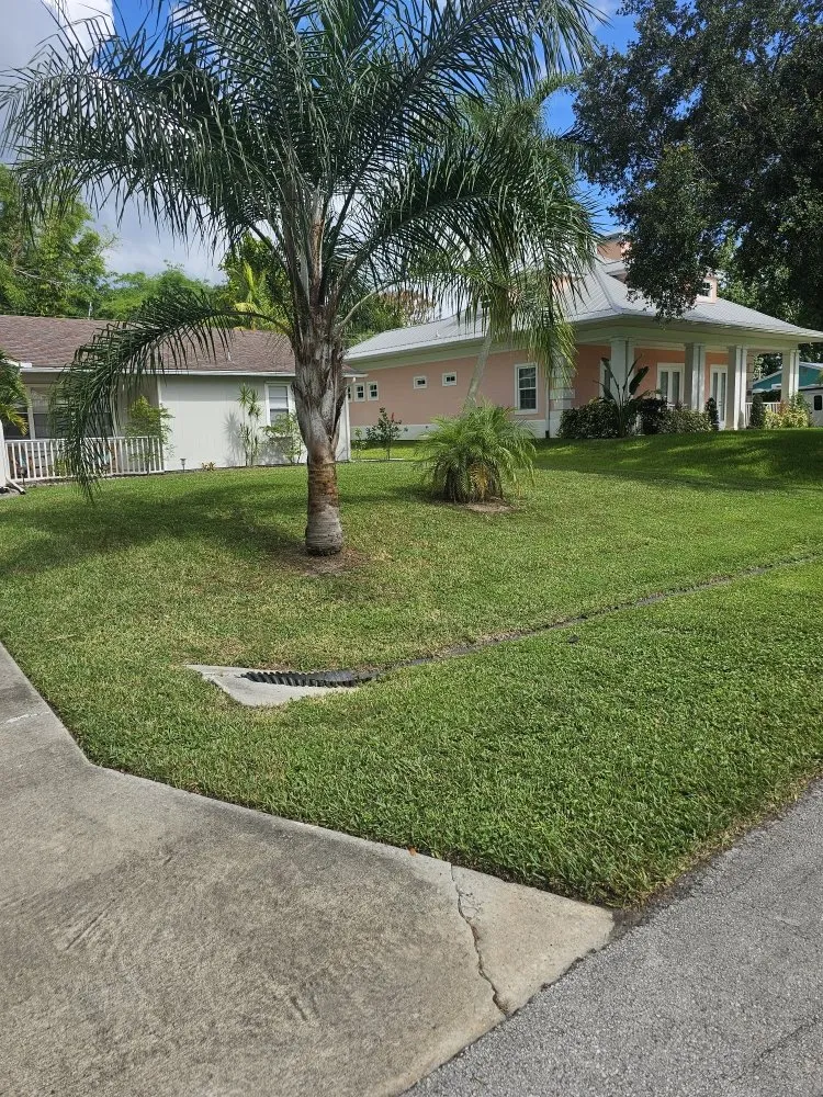 Custom outdoor landscaping near you in Sebastian, FL by Gomez Green Lawn Care