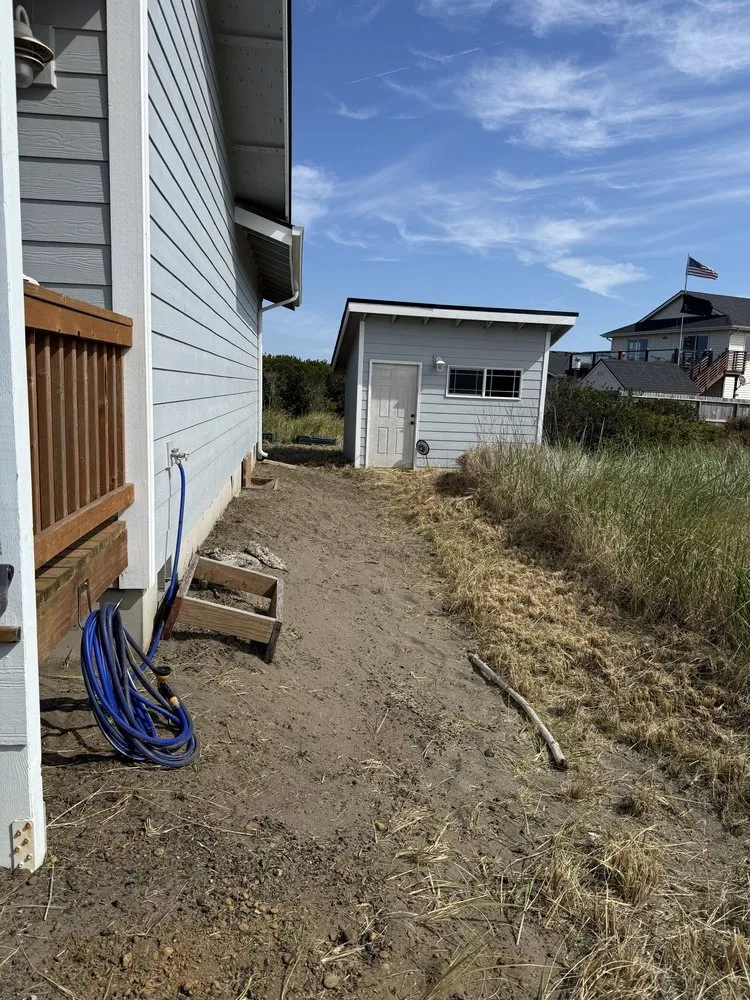 Professional lawn care service in Aberdeen, WA by Gomez landscaping