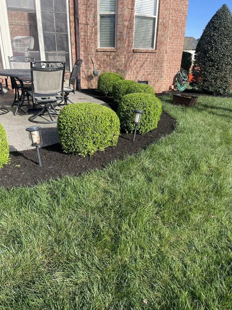 Local garden landscaping in Gallatin, TN by Gomez Landscaping