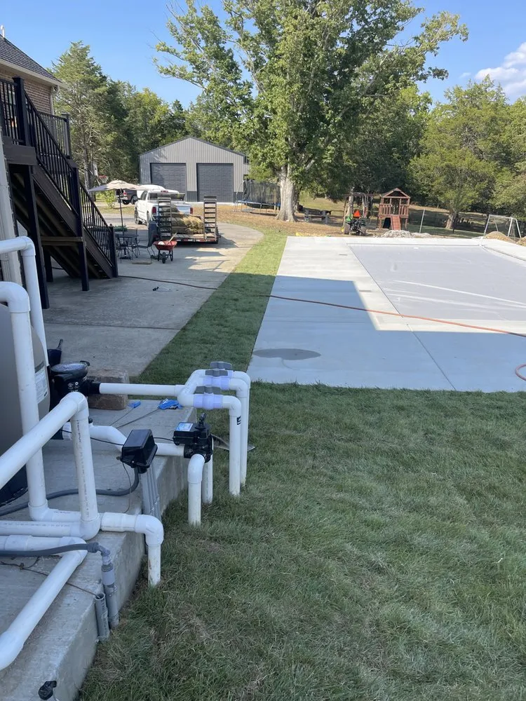 Professional lawn care service for residential properties across Gallatin, TN - Gomez Landscaping