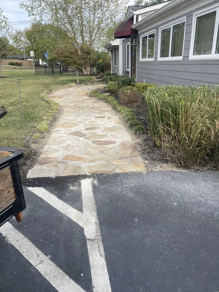 Reliable landscaping services in Gallatin, TN by Gomez Landscaping