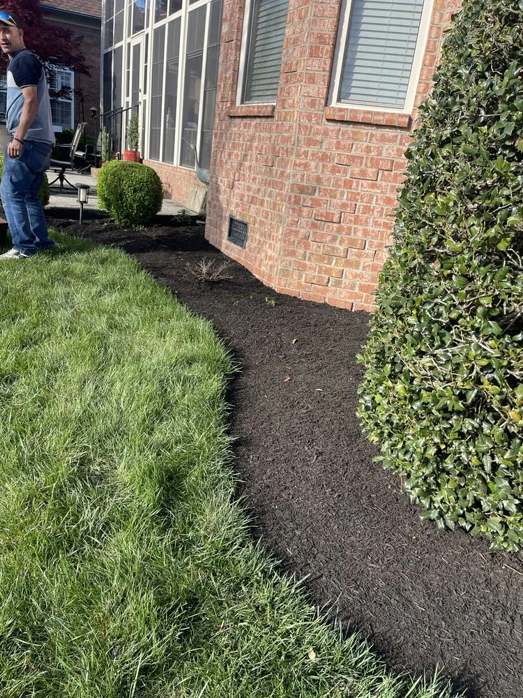 Expert landscaping services in Gallatin, TN by Gomez Landscaping