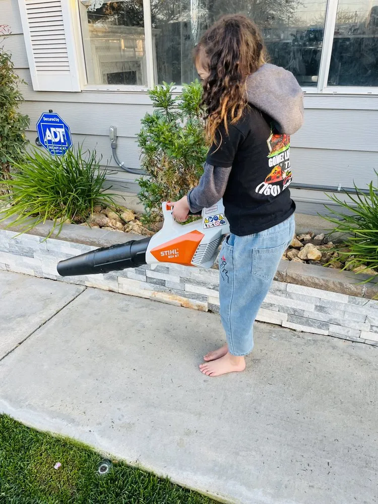 Custom landscape installation in Hesperia, CA by Gomez Landscaping