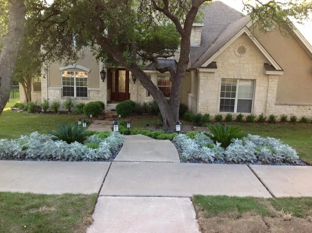 Local yard cleanup service for homes across Manor, TX - Gomez Landscaping