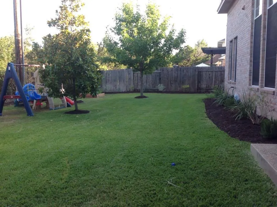 Local yard maintenance for beautiful yards across Manor, TX - Gomez Landscaping
