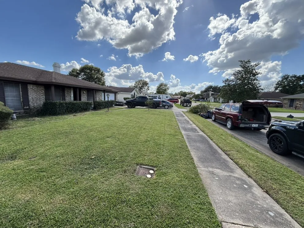 Professional lawn mowing service in Nederland, TX by Gomez Landscaping