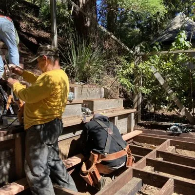 Gomez Landscaping Logo