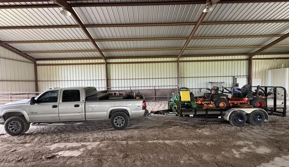 Reliable yard cleanup service in Taylor, TX by Gomez Landscaping