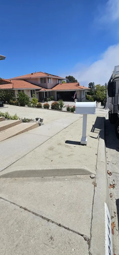 Professional garden landscaping in Wilmington, CA by Gomez Landscaping