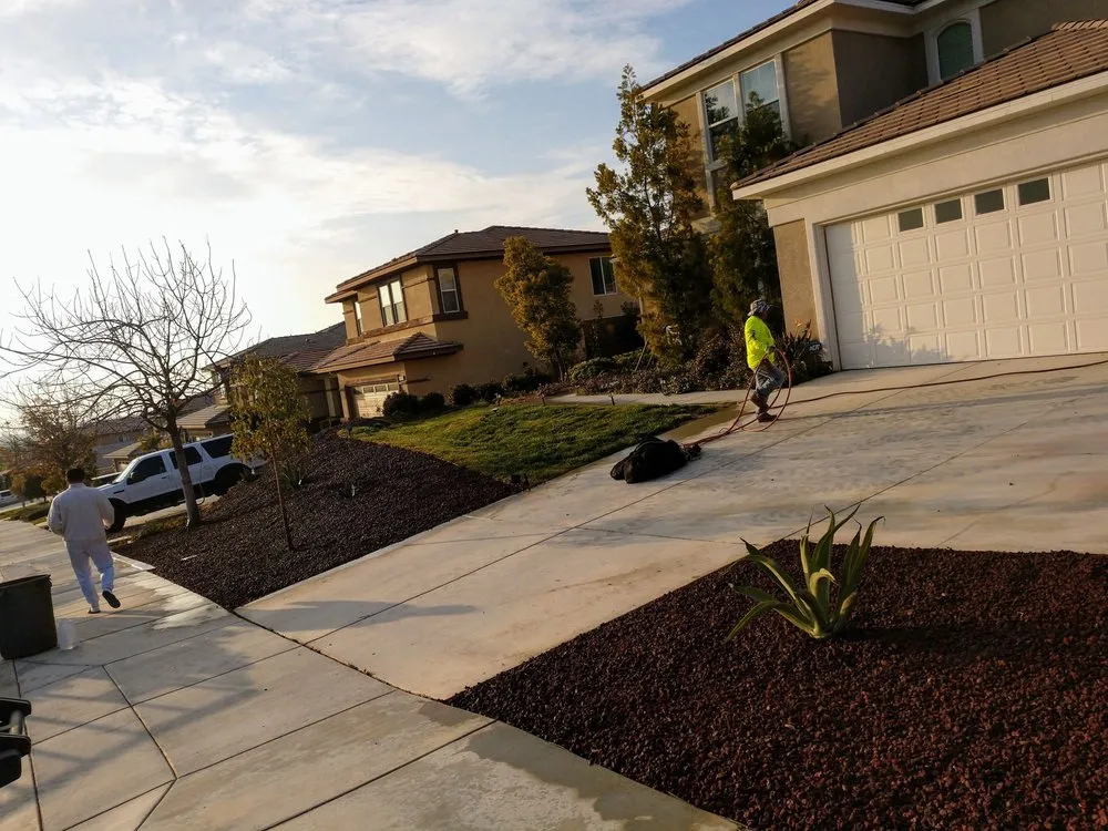 Trusted lawn mowing service with custom design across Riverside, CA - Gomez Lawn & Tree Service
