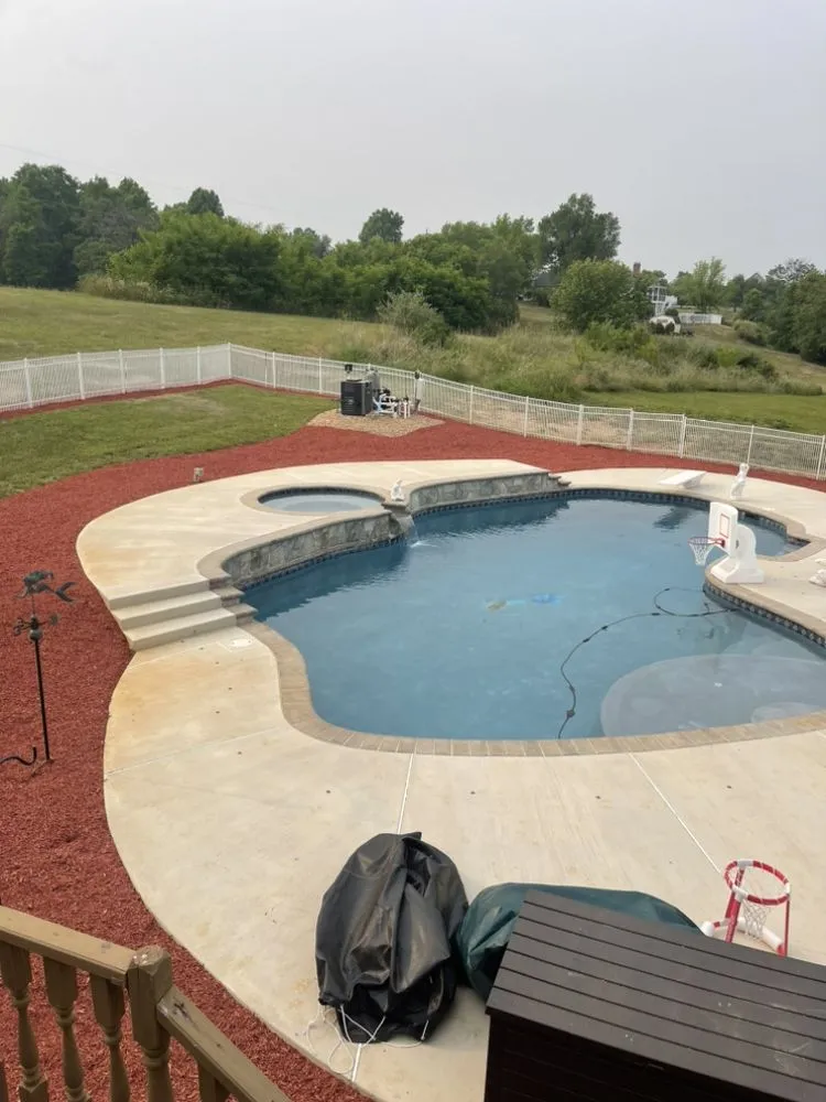 Reliable garden landscaping for year-round maintenance in White Post, VA by Gomez lawn care services