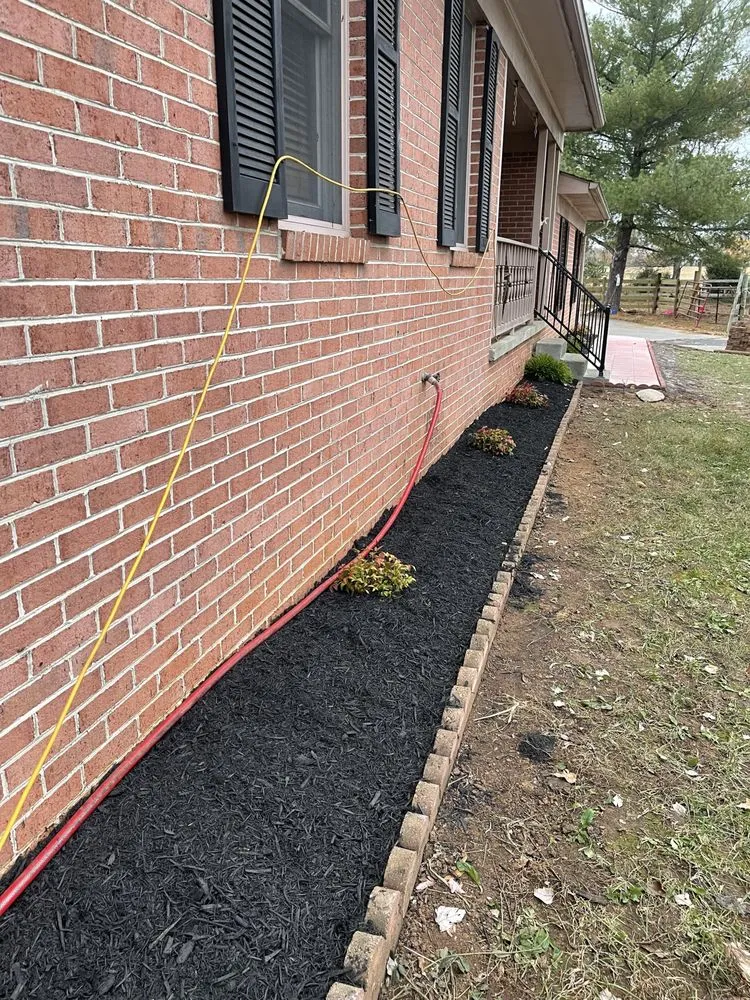 Trusted lawn care service with custom design across White Post, VA - Gomez lawn care services