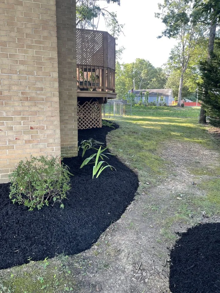 Custom yard maintenance in White Post, VA by Gomez lawn care services