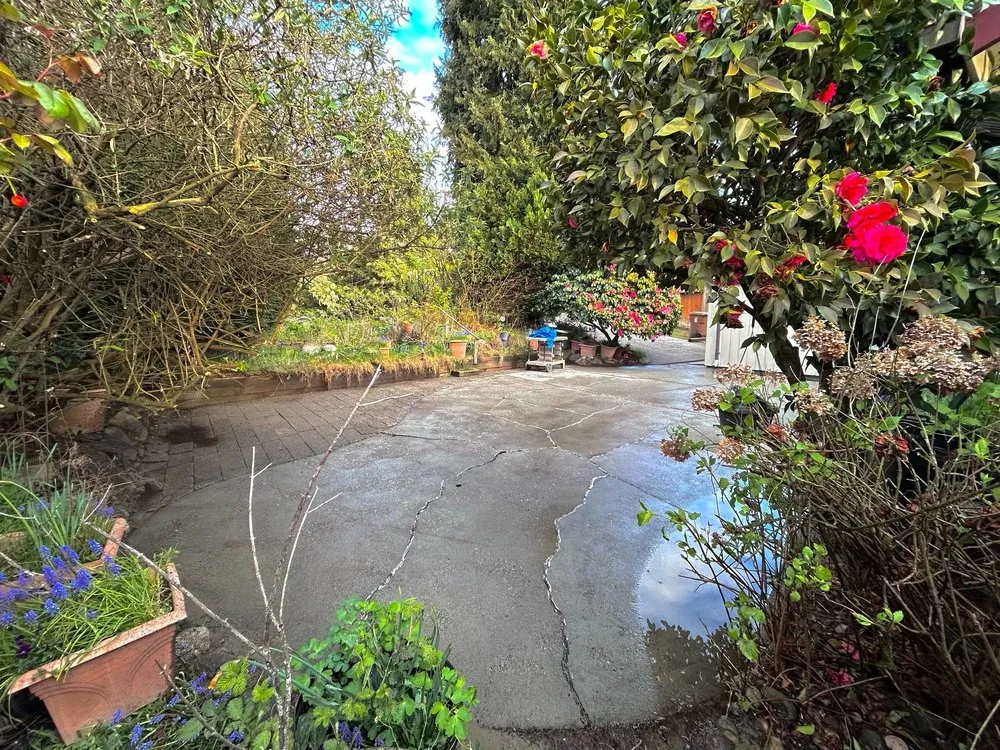 Reliable outdoor landscaping experts serving Shelton, WA - Gomez Law'n Service