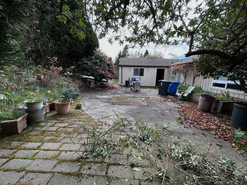 Expert residential landscaping in Shelton, WA - Gomez Law'n Service