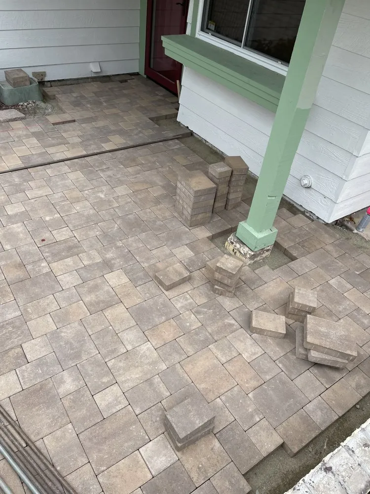 Affordable yard maintenance experts serving Oceanside, CA - Gommi Bros. Landscaping