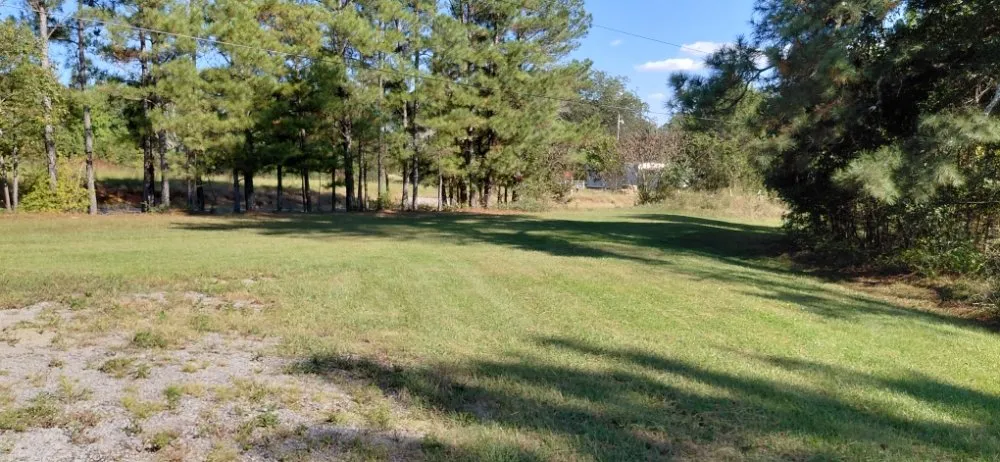 Custom residential landscaping in Moulton, AL - Gomow lawncare