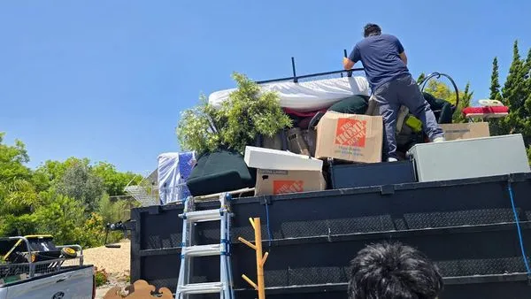 Gonzales Paint And Lascape Logo