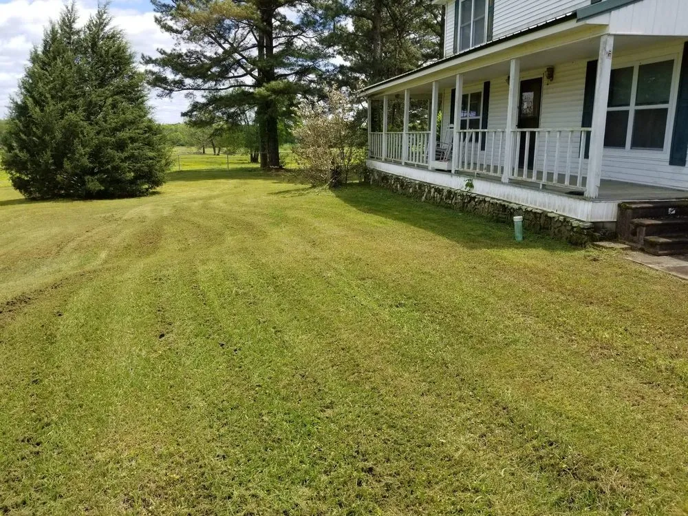 Reliable landscaping services near you in Rockport, AR by Gonzalez Crewcut Lawn