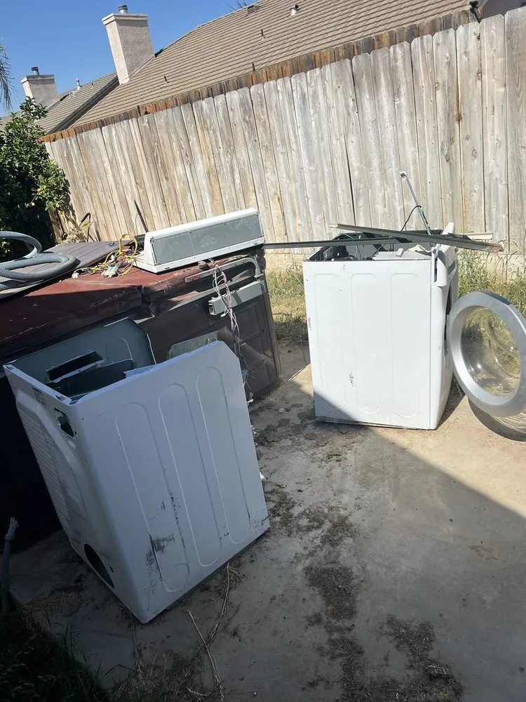 Trusted outdoor landscaping for year-round maintenance in Lemoore, CA by Gonzalez Exterior Services