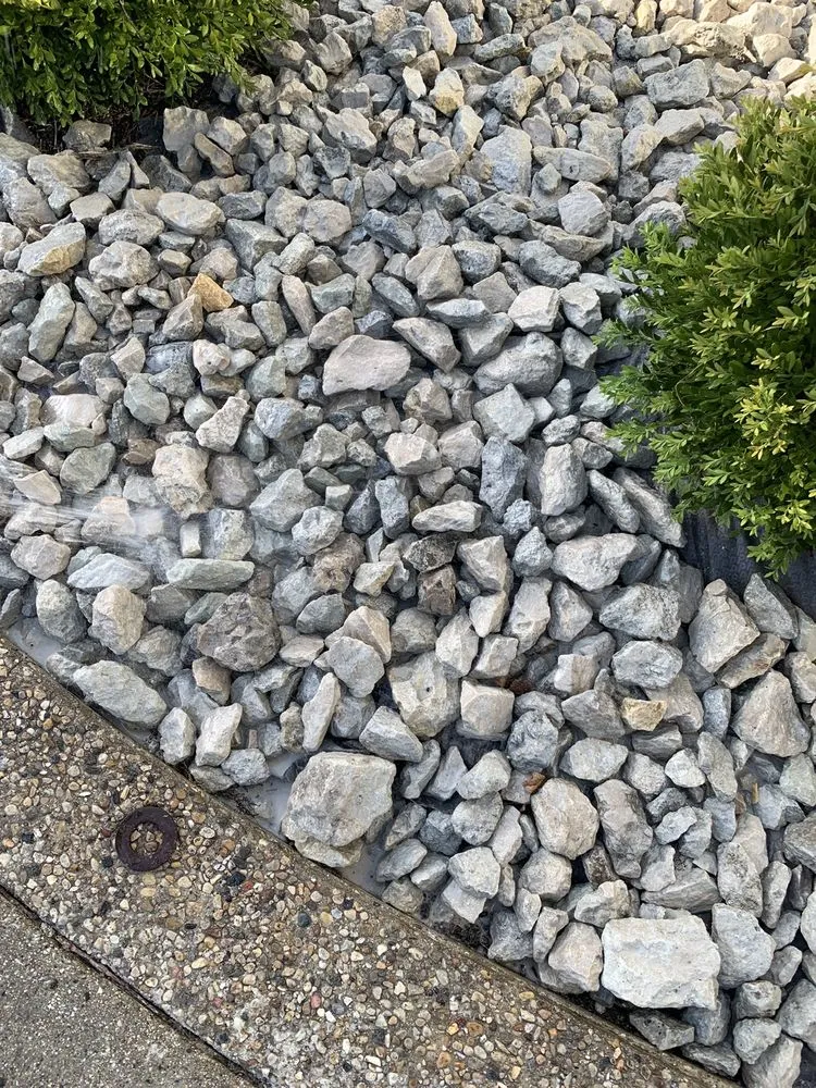 Affordable residential landscaping in Mundelein, IL by Gonzalez F Landscaping