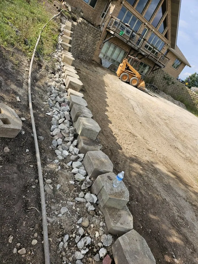 Custom residential landscaping in Mundelein, IL - Gonzalez F Landscaping