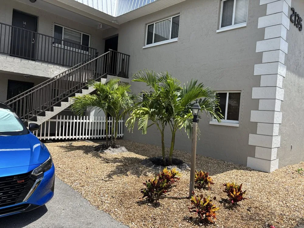 Affordable lawn mowing service experts serving Lehigh Acres, FL - Gonzalez Gardening and Landscaping