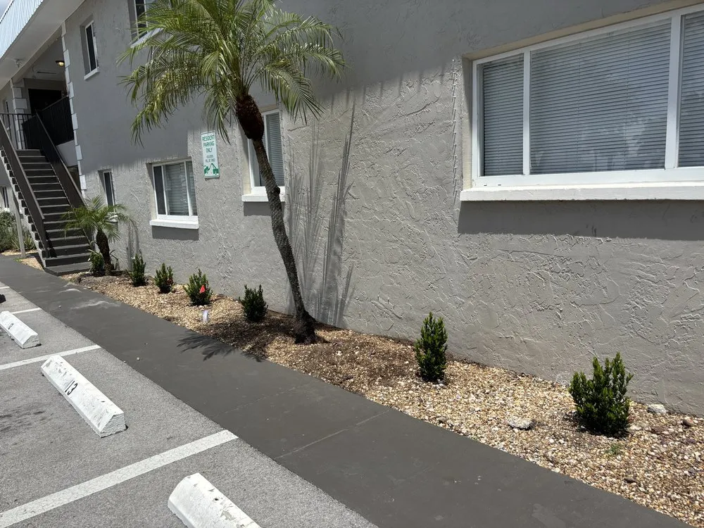 Top-rated garden landscaping experts serving Lehigh Acres, FL - Gonzalez Gardening and Landscaping