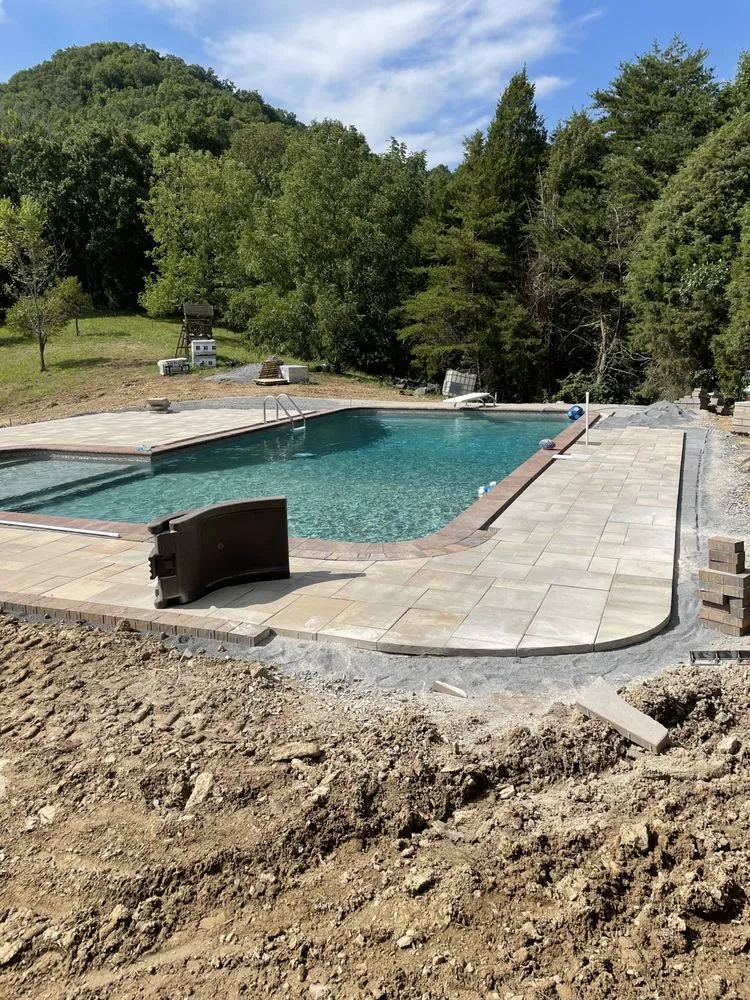 Trusted yard cleanup service in Bluff City, TN by Gonzalez Hardscape and Landscape