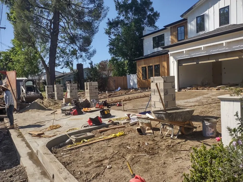 Trusted lawn care service in Los Angeles, CA - Gonzalez Hardscape