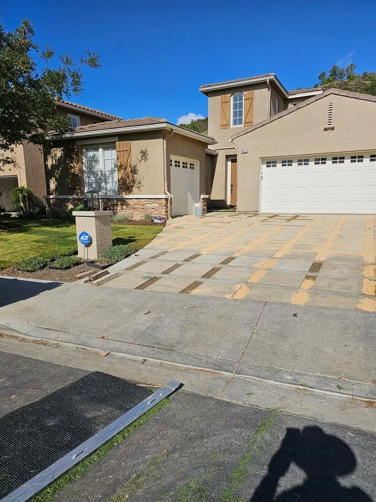 Professional lawn mowing service experts serving Moorpark, CA - Gonzalez Landscaping & Tree Service