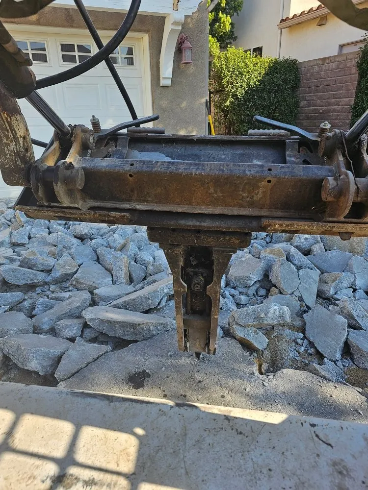 Custom garden landscaping in Moorpark, CA by Gonzalez Landscaping & Tree Service