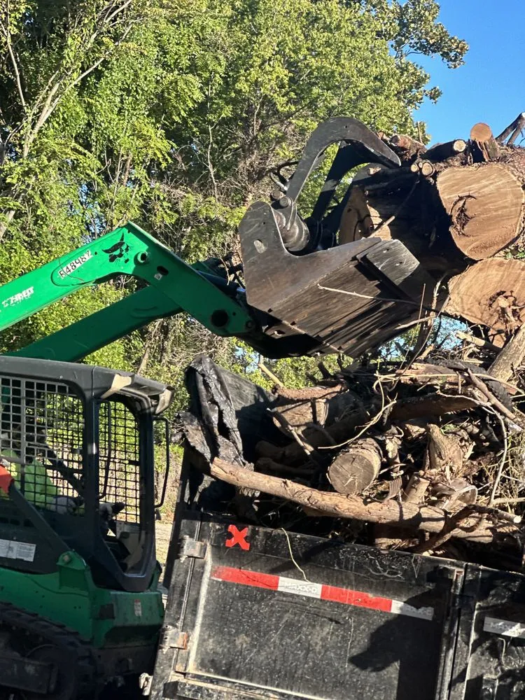 Trusted lawn care service for residential properties across Memphis, TN - Gonzalez Landscaping and Tree Services