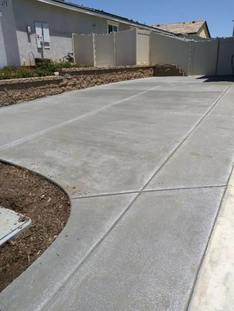 Custom landscape design for year-round maintenance in Riverside, CA by Gonzalez Landscaping