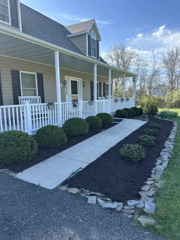 Top-rated lawn mowing service in Leesburg, VA by Gonzalez Landscaping Service