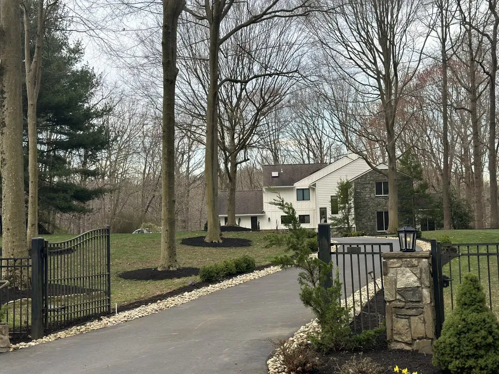 Professional yard maintenance in Leesburg, VA - Gonzalez Landscaping Service