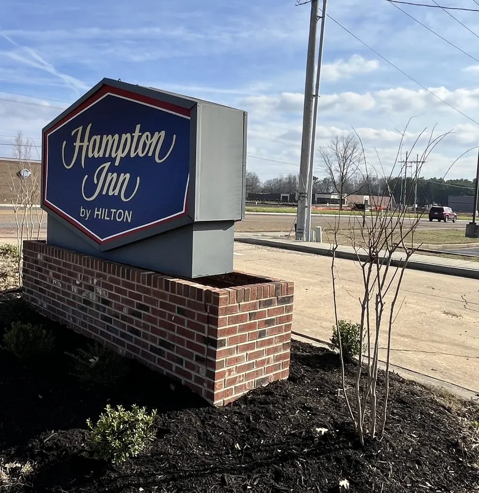 Affordable outdoor landscaping experts serving Hernando, MS - Gonzalez Lawn Care & Services