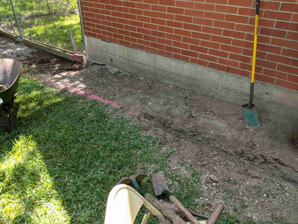 Professional yard cleanup service in Dallas, TX by Gonzalez Professional Landscaping Services.