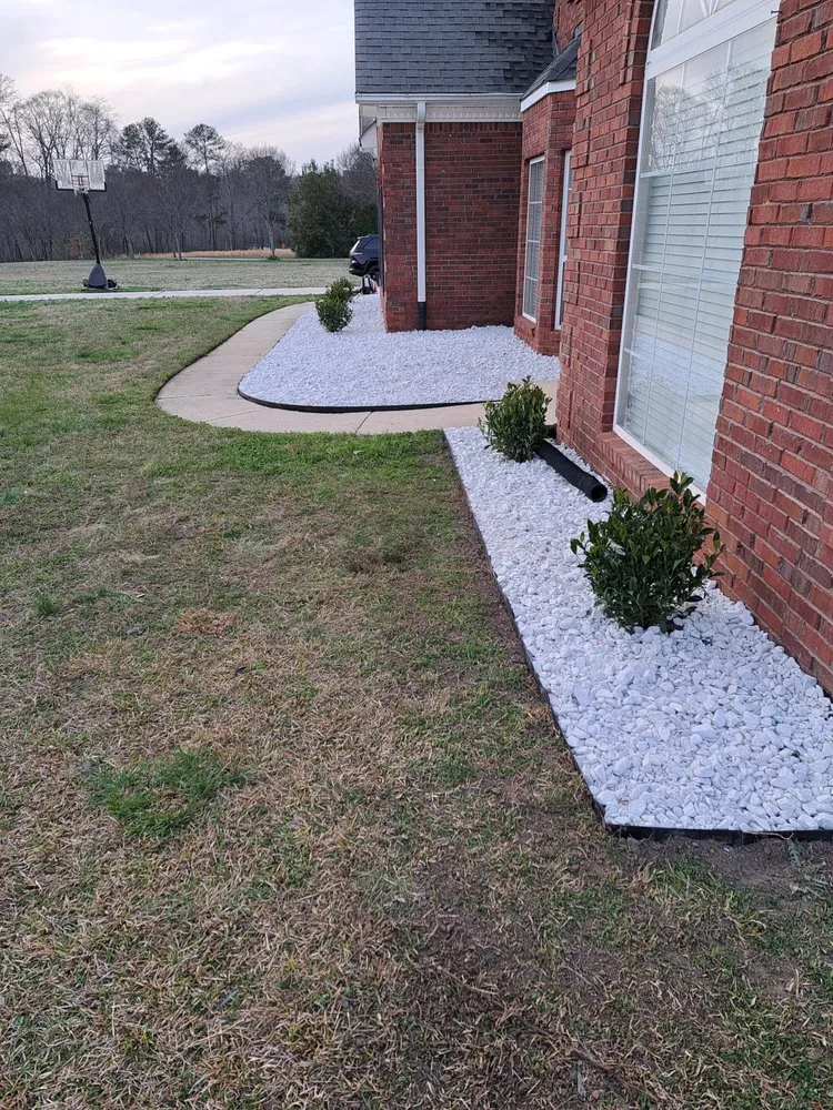 Top-rated yard cleanup service for beautiful yards in Lithia Springs, GA by Gonzalez Soto Landscaping