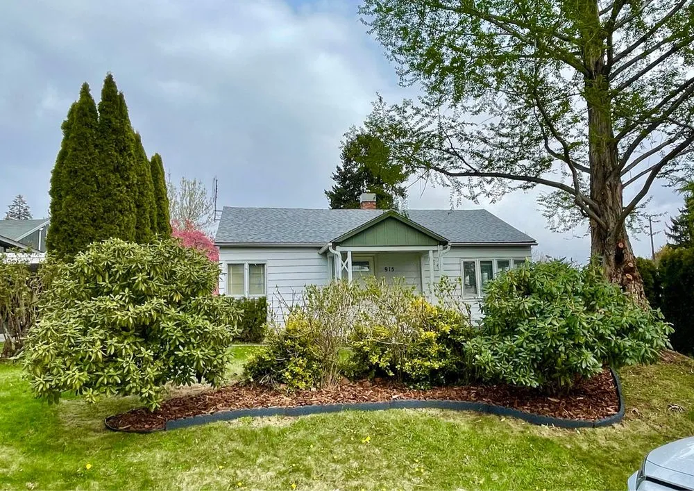 Expert lawn mowing service in Yakima, WA by Gonzalez Tree Service