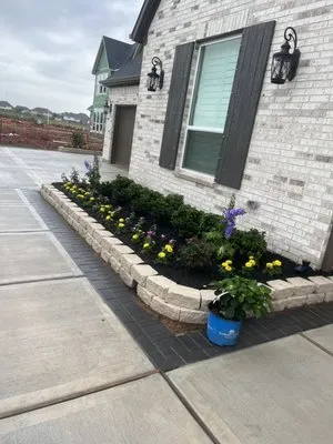 Gonzalez’s landscaping Logo