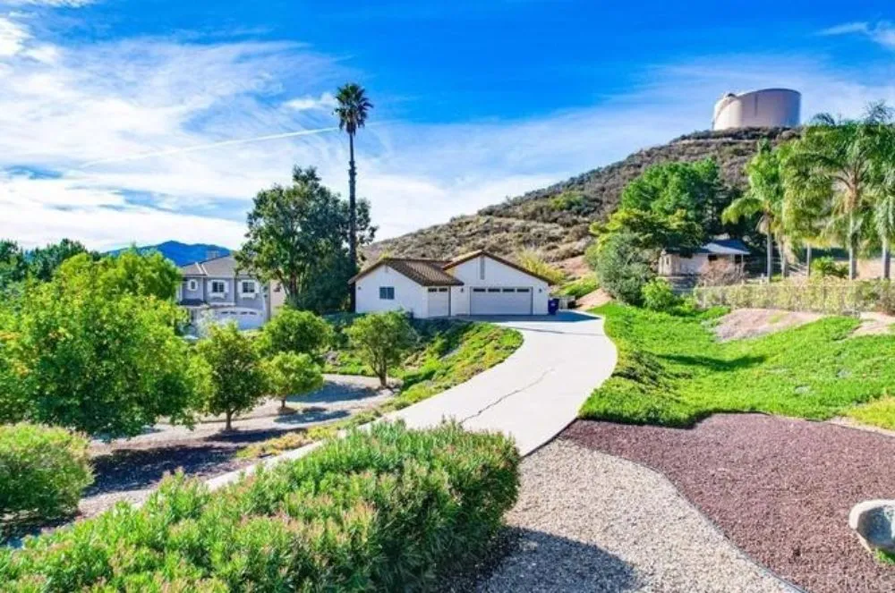 Trusted yard cleanup service in Ramona, CA - Gonzalo Flores Landscaping