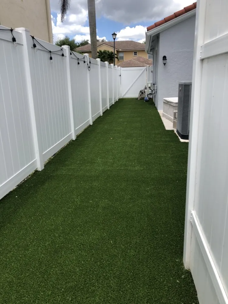 Reliable residential landscaping for beautiful yards in Lantana, FL by Gonzalo’s Lawn Services