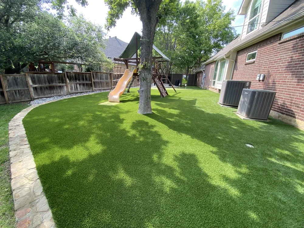 Custom landscape installation in Dallas, TX - González Artificial Grass