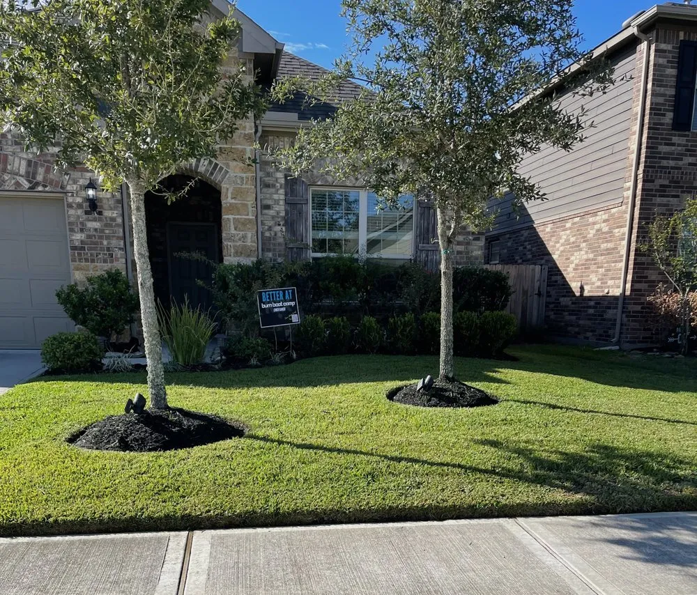 Custom yard maintenance near you in Brookshire, TX by González Landscaping