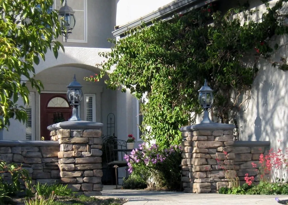 Custom lawn mowing service in Ventura, CA by Good Earth Landscape