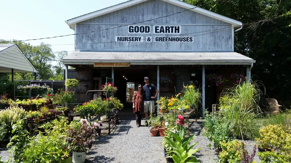 Professional yard cleanup service in Cream Ridge, NJ by Good Earth Nursery
